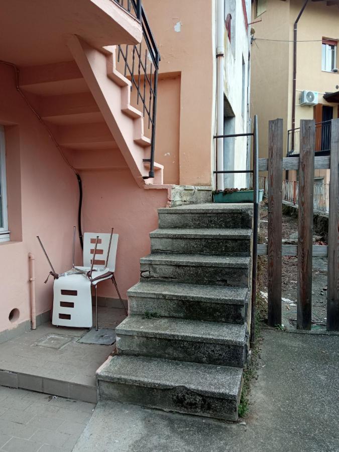 Cute Little Flat With View, 20 Mins To Bgy Airport Apartment Pradalunga Luaran gambar
